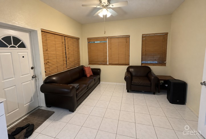 PEPI STREET DUPLEX (WITH DOCK)