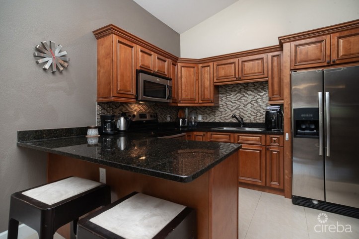 LANTERN POINT 2 BEDROOM TOP-FLOOR CONDO - PROSPECT