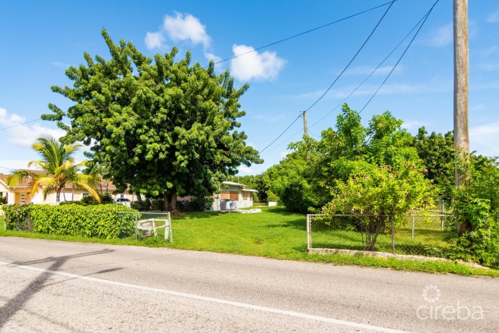 PRIME WEST BAY DEVELOPMENT OPPORTUNITY | 0.84 ACRES