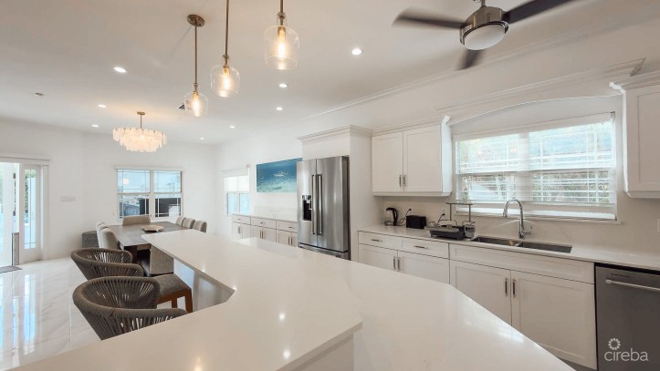 SHORECREST CIRCLE 4 BEDROOM FAMILY HOME