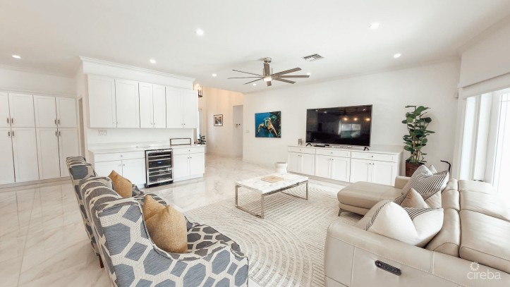 SHORECREST CIRCLE 4 BEDROOM FAMILY HOME