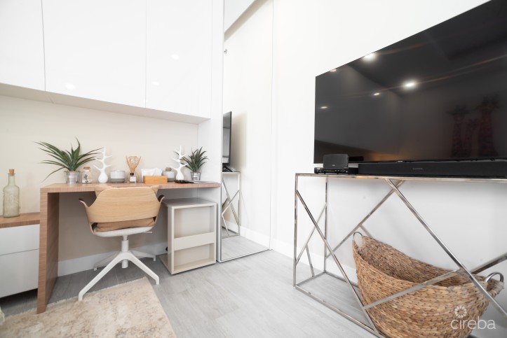 STUDIO PARADISUM AT THE GROVE