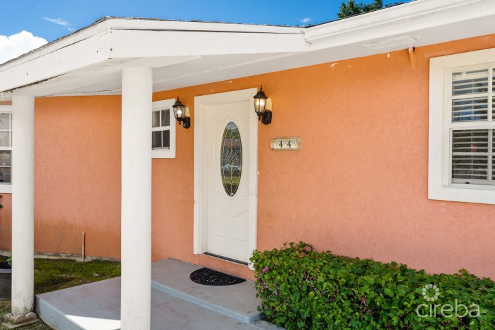 4 BEDROOM DOUBLE LOT HOME  IN PROSPECT