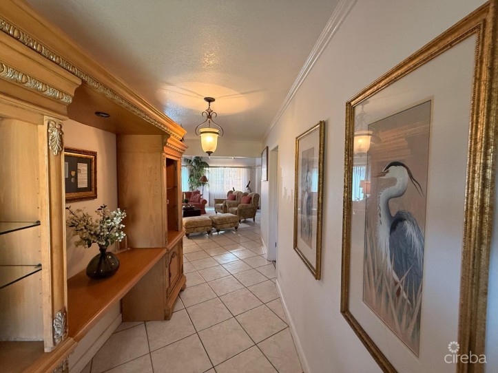 4 BEDROOM DOUBLE LOT HOME  IN PROSPECT