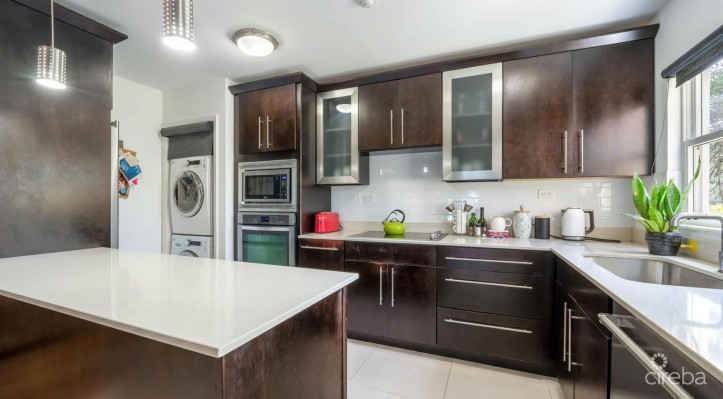 SAFE HARBOUR #2 - GOVERNORS HARBOUR WATERFRONT TOWNHOUSE
