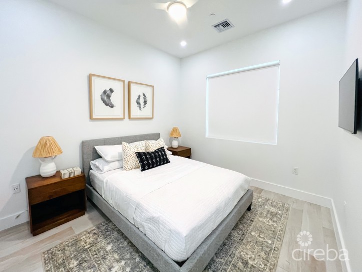 AURA 2 BED PLUS DEN, 2.5 BATH TOWNHOUSE