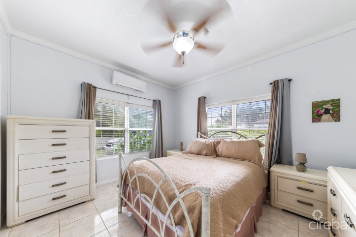 56 FAITH AVENUE - 3 BED / 2 BATH SINGLE FAMILY HOME