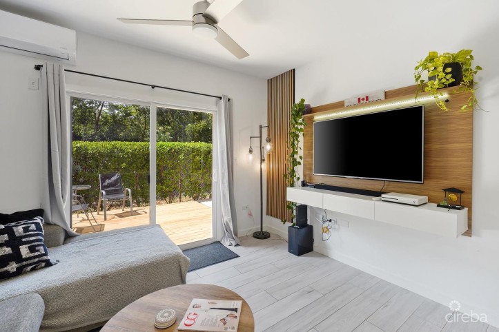 LIGHTHOUSE MANOR 25 | BEAUTIFUL ONE BED TOWNHOUSE